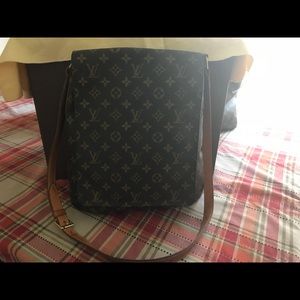 Lv cross body